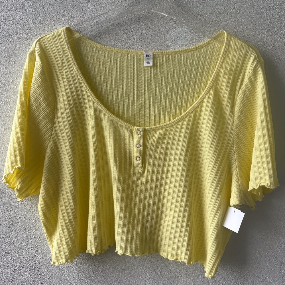 Yellow Short Sleeve Size 3X Crop Top Cotton Ruffle Edge Snap Closure Scoop Neck - Picture 1 of 9